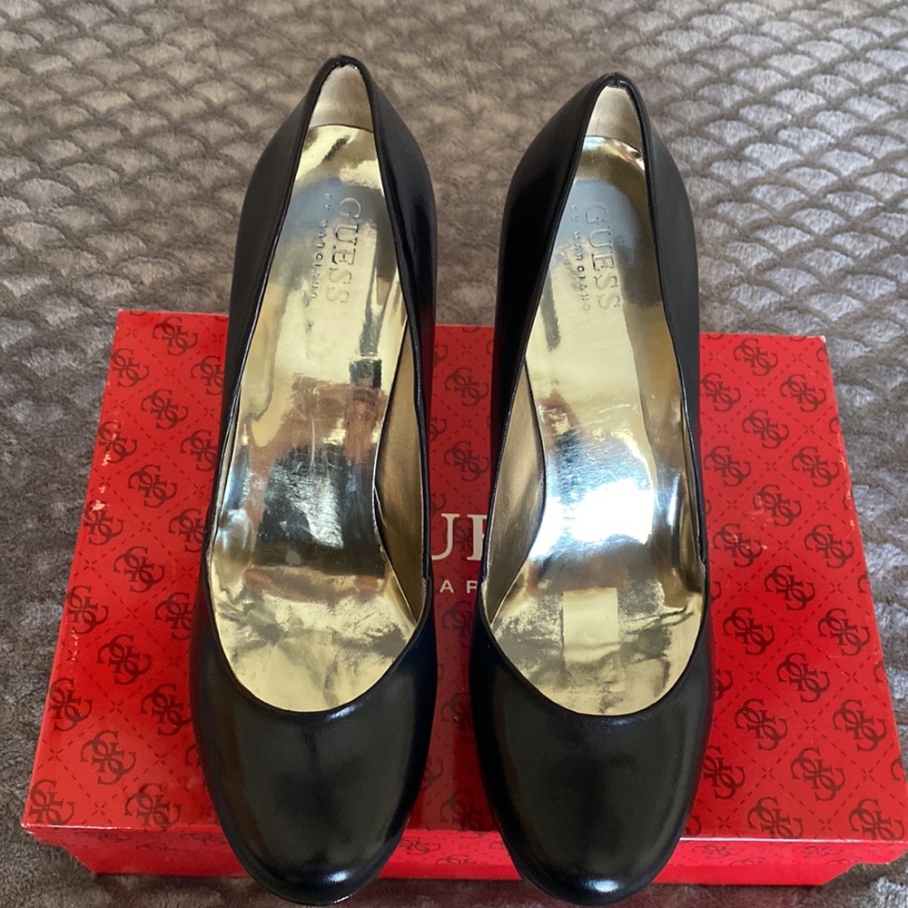 GUESS High Heeled Pumps - Picture 8 of 10